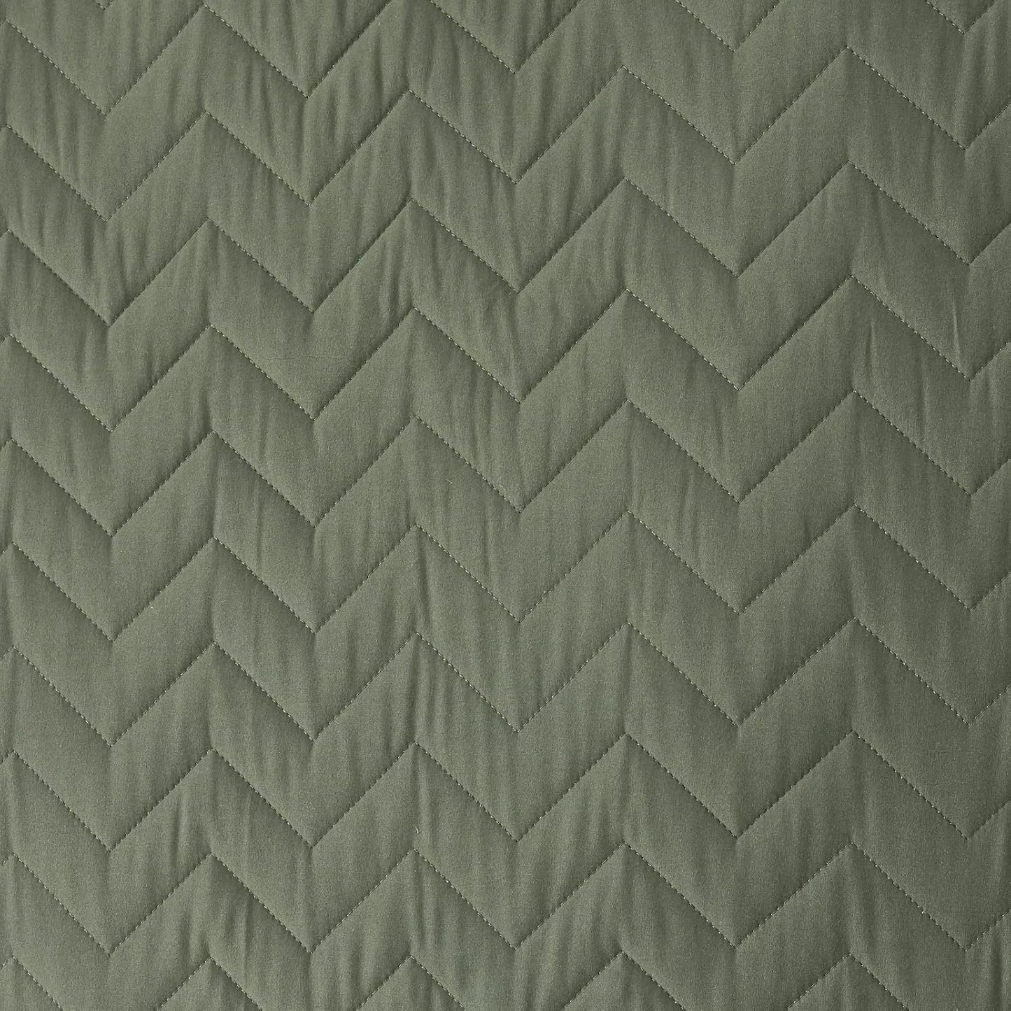 Queen Quilt Set Lightweight Bedspreads Soft Microfiber Reversible Quilted Bed Cover Olive Green Modern Style Polyline Pattern Bedding Set for All Season 3 Pieces (1 Quilt, 2 Pillow Shams)
